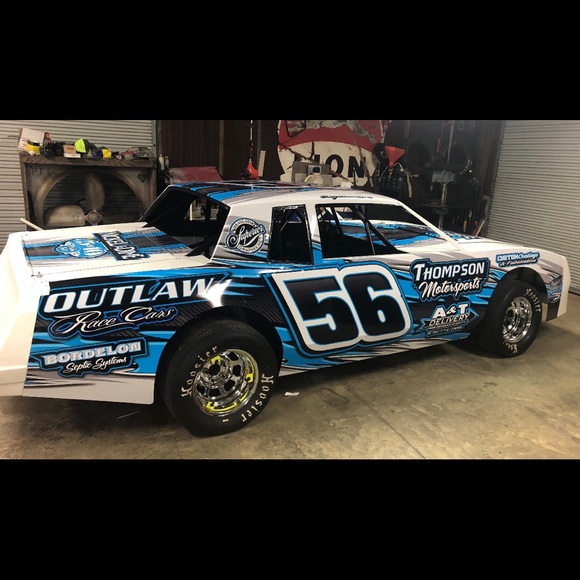 Meet your Posher, Katie💕 - Picture 4 of 6